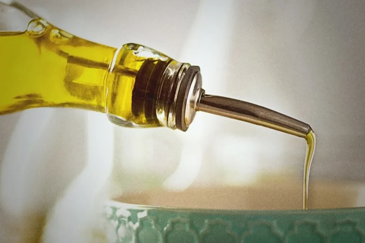 روغن زیتون به‌ویژه نوع فرابکر آن در مقابله با بیماری‌های زوال عصبی مؤثر است.