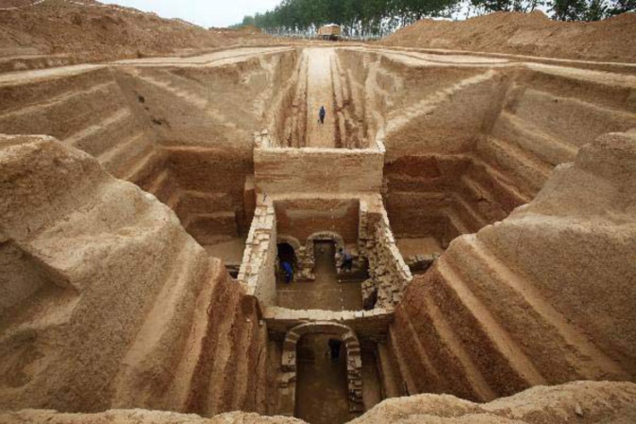 مقبره‌‏ی پيچيده‌‏ی امپراطورى هان   ( chinancient..com )
