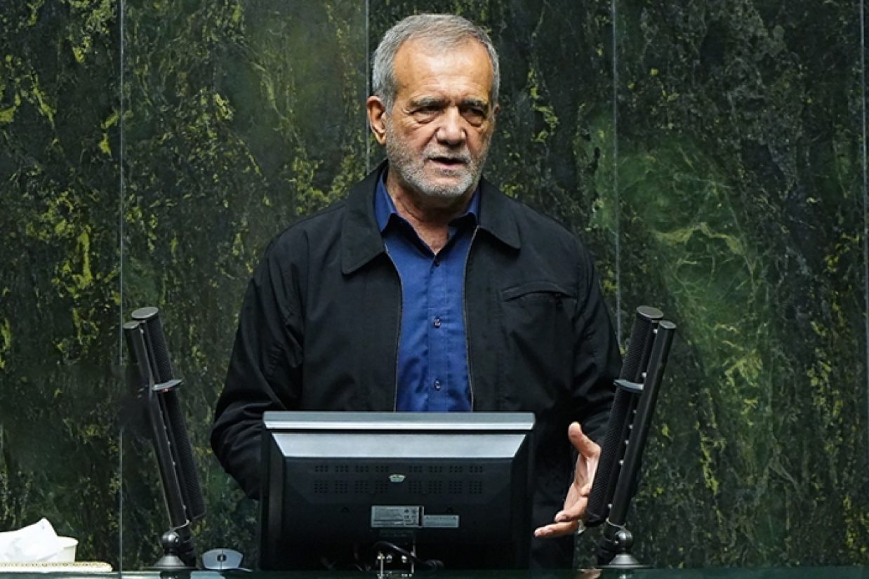 مسعود پزشکیان در مراسم تحلیف خود بر «آزادی مردم فلسطین» تاکید کرد که با شعارهای «مرگ بر اسرائیل» و «درود بر فلسطین» نمایندگان مجلس شورای اسلامی همراه بود.