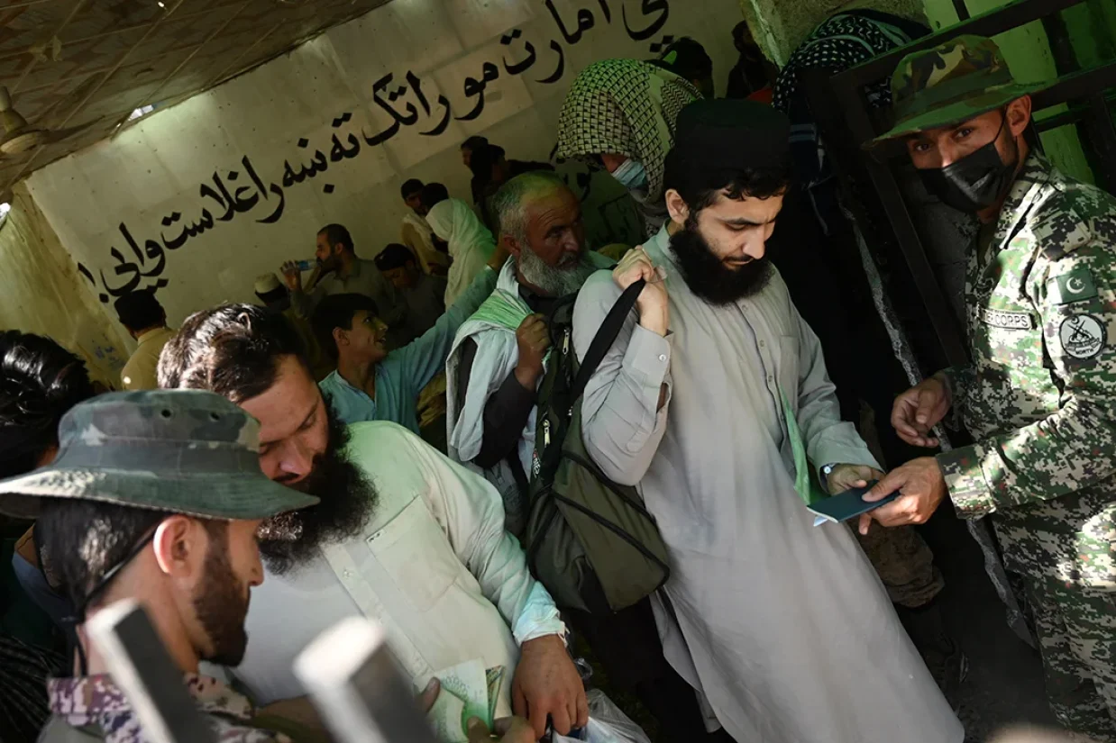 کمیساریای عالی پناهندگان سازمان ملل، اعلام کرد که پاکستان اخراج پناهندگان افغان دارای مدارک قانونی را زودتر از موعد مقرر آغاز کرده است.
