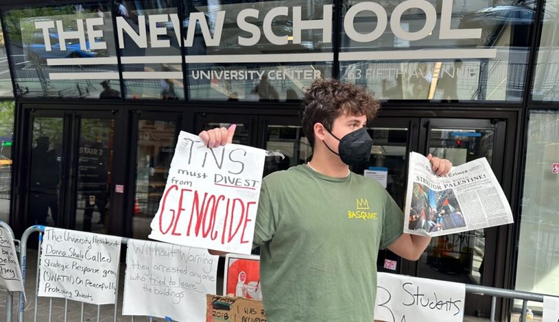 حدود ۴۵ معترض در نیو اِسکول و ۱۴ نفر در دانشگاه نیویورک آمریکا صبح روز ۳ مه توسط پلیس نیویورک بازداشت شدند.