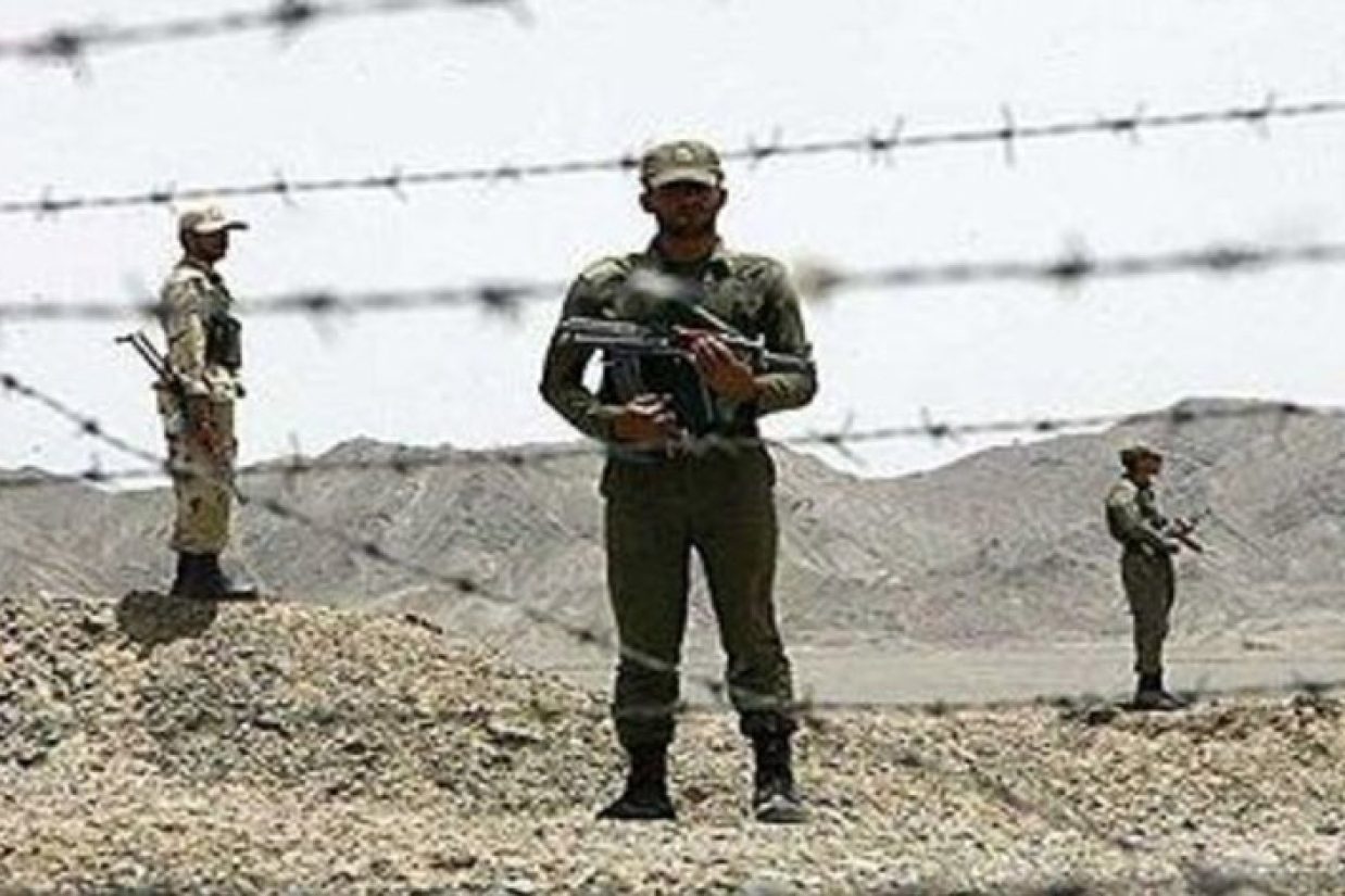 کشته شدن ۱۲ عضو فراجا در حمله به فرماندهی انتظامی‌راسک