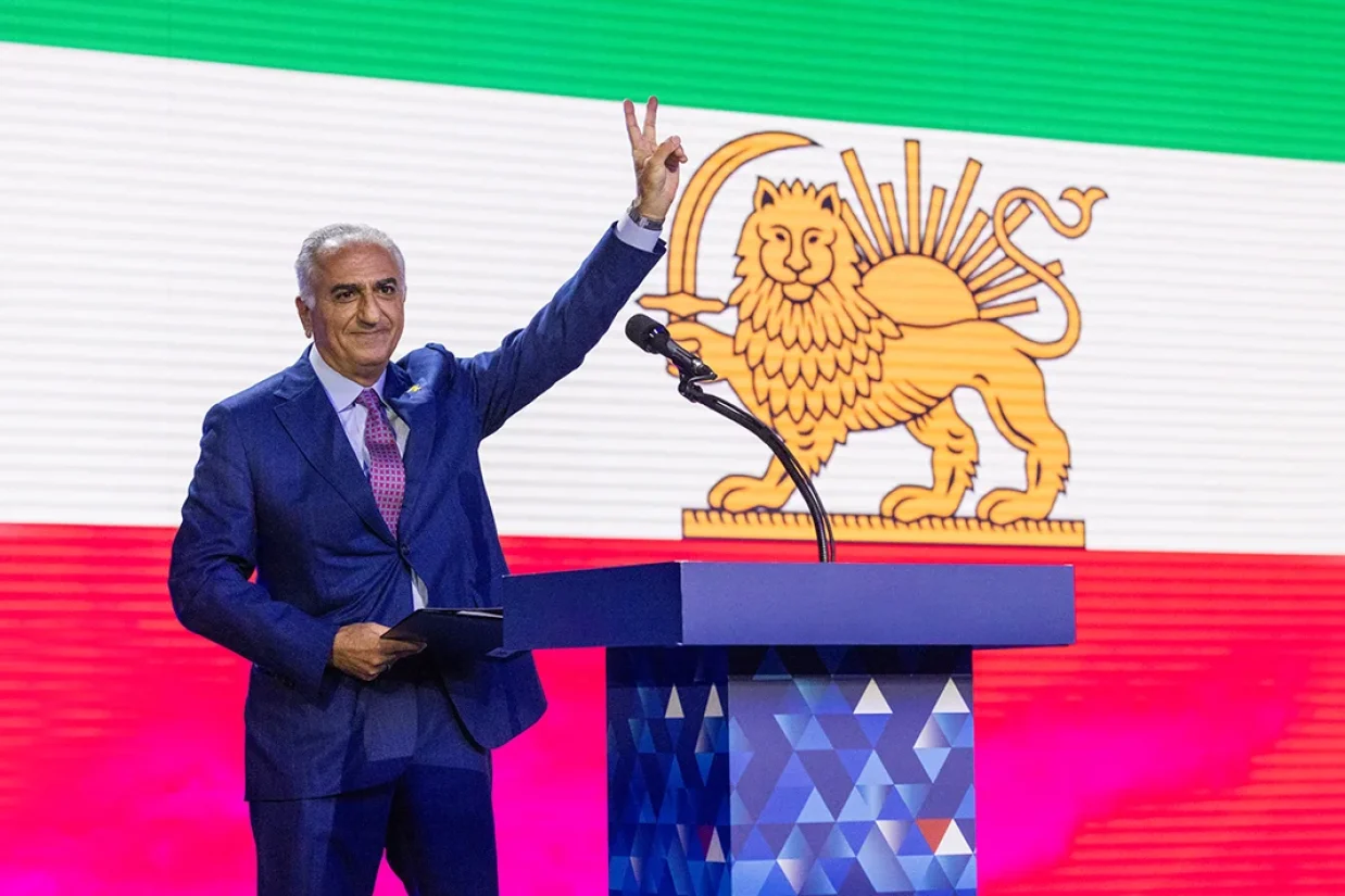 شاهزاده رضا پهلوی اعلام کرد که او با پیامی از طرف مردم ایران در کنفرانس امنیتی مونیخ شرکت خواهد کرد.