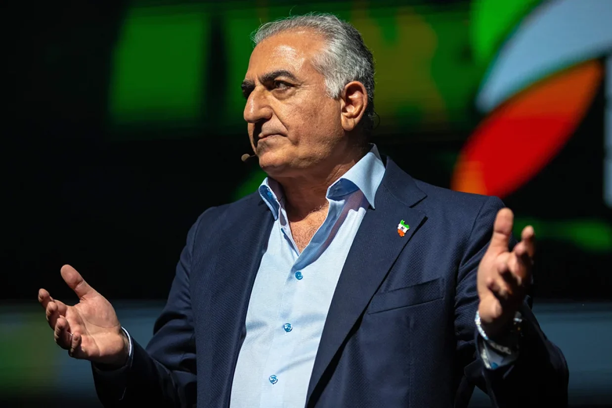 شاهزاده رضا پهلوی در واکنش به ممانعت وزارت امور خارجه آلمان از شرکت در کنفرانس امنیتی مونیخ گفته است که با وجود ممانعت‌ها، او به مونیخ سفر خواهد کرد.