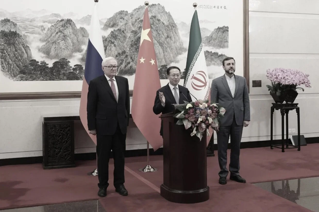 تحلیلگران می‌گویند اینکه رقبای اصلی ایالات متحده چگونه می‌توانند از «درگیر شدن» آمریکا در خاورمیانه بهره‌برداری کنند، به مدت زمان این درگیری بستگی دارد.