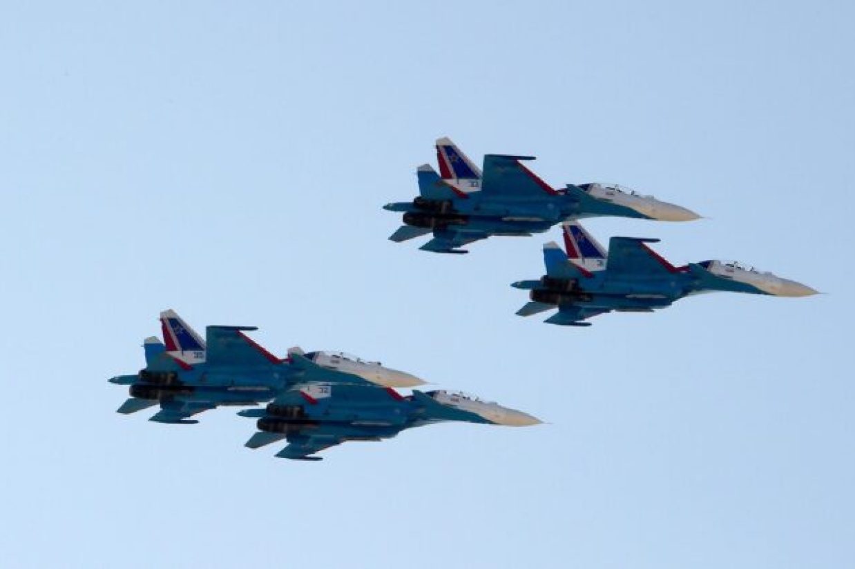 هواپیمای جنگنده سوخو SU-27 در نمایشگاه بین المللی هوایی بحرین