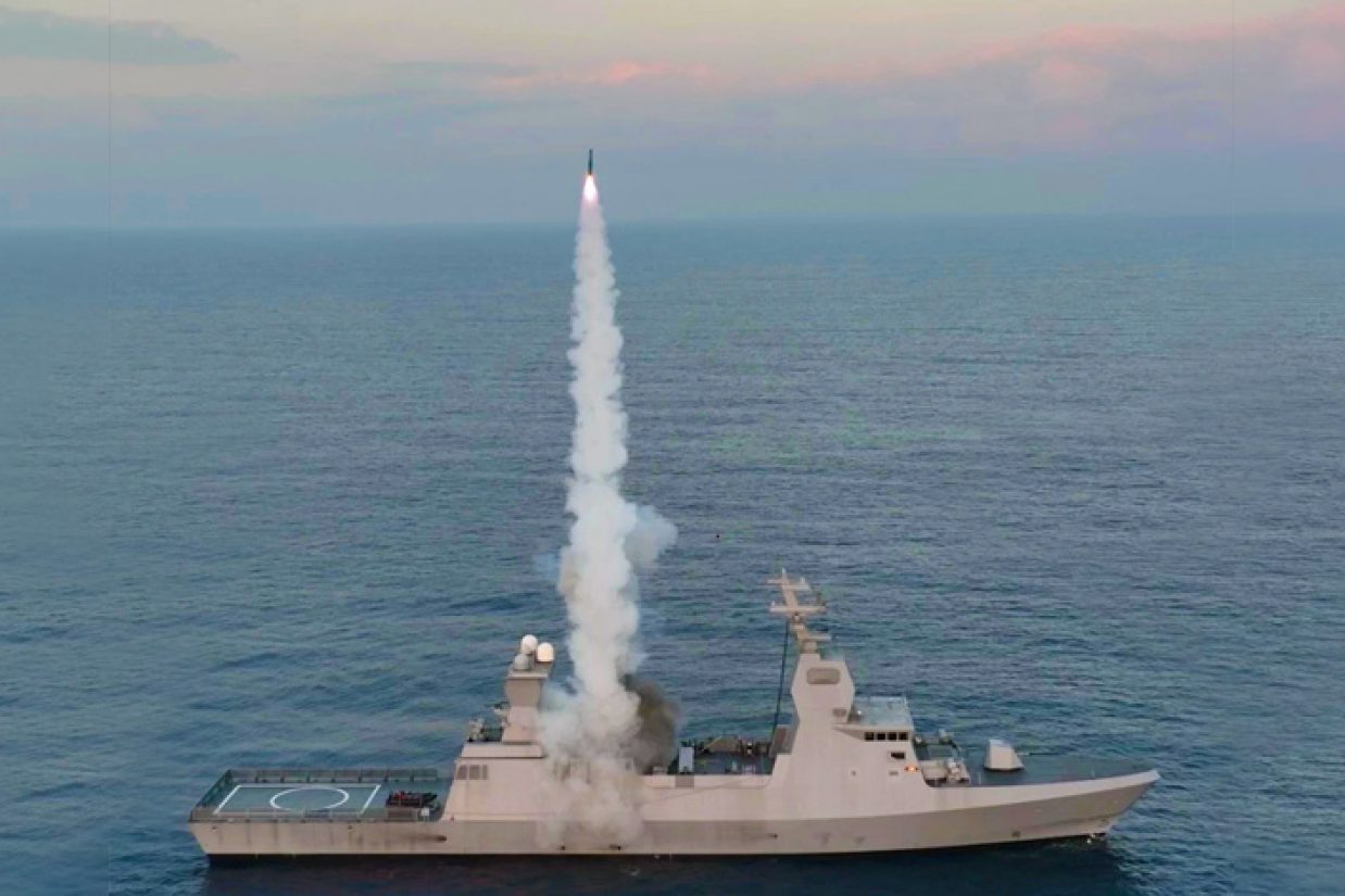 ارتش اسرائیل اعلام کرد که شامگاه دوشنبه بیستم فروردین ماه یک «پرنده مشکوک» که وارد حریم هوایی در منطقه ایلات اسرائیل شده بود را منهدم کرده است.