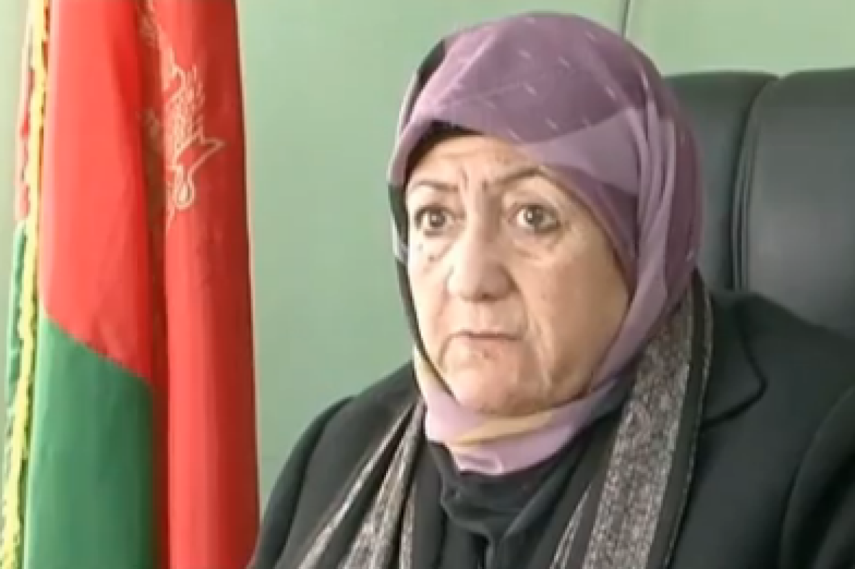 سکینه یعقوبی زن افغانستانی جایزه‌ی یک میلیون دلاری "اوپس" را به پاس فعالیت‌های آموزشی و بشردوستانه‌ی، از سوی مرکز برکلی دانشگاه "جرج تاون" امریکا دریافت کرد. (اسکرین‌‌‏شات، یوتیوب)