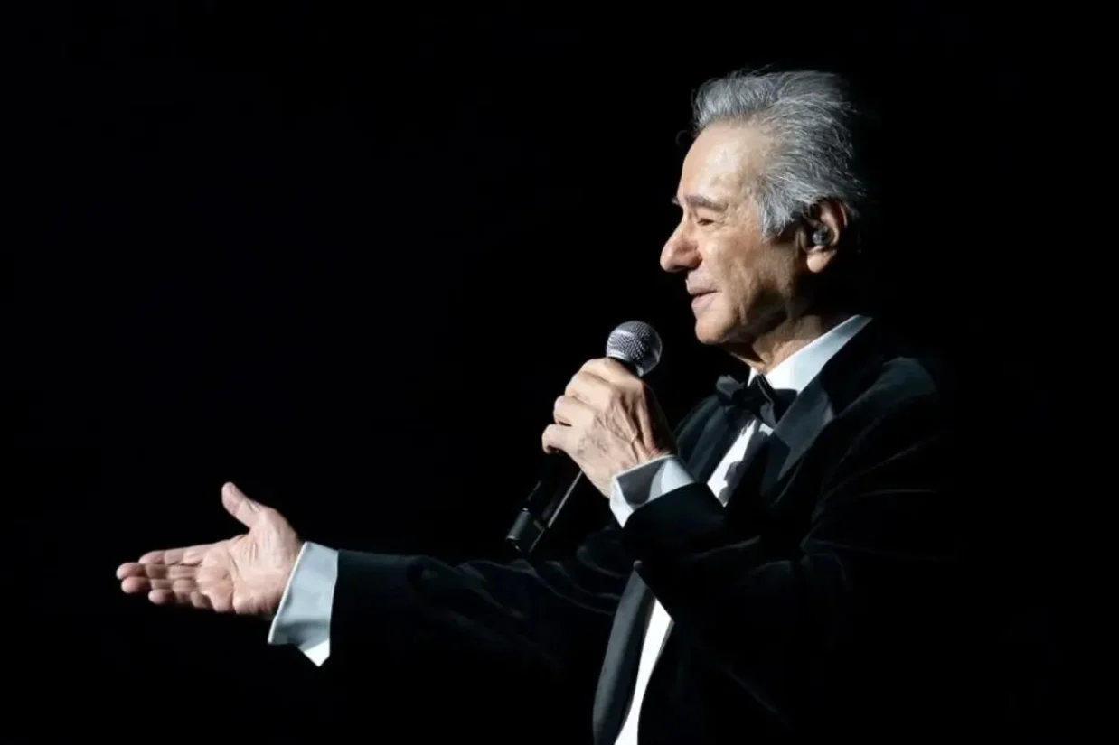 Aref singer
