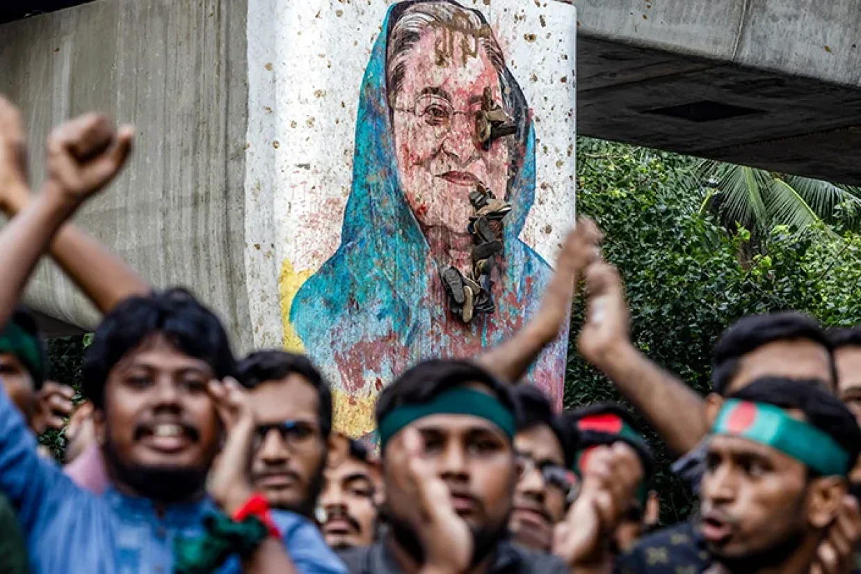 با سرنگون شدن دولت شیخ حسینه در بنگلادش، شکلی از ساده‌سازی مساله، ذوق‌زدگی، برداشت‌های نادرست و مشابهت‌سازی‌هایی در رسانه‌ها و دنیای مجازی فارسی‌زبان رخ داد که ممکن است ما را دچار خطای برداشتی کند.