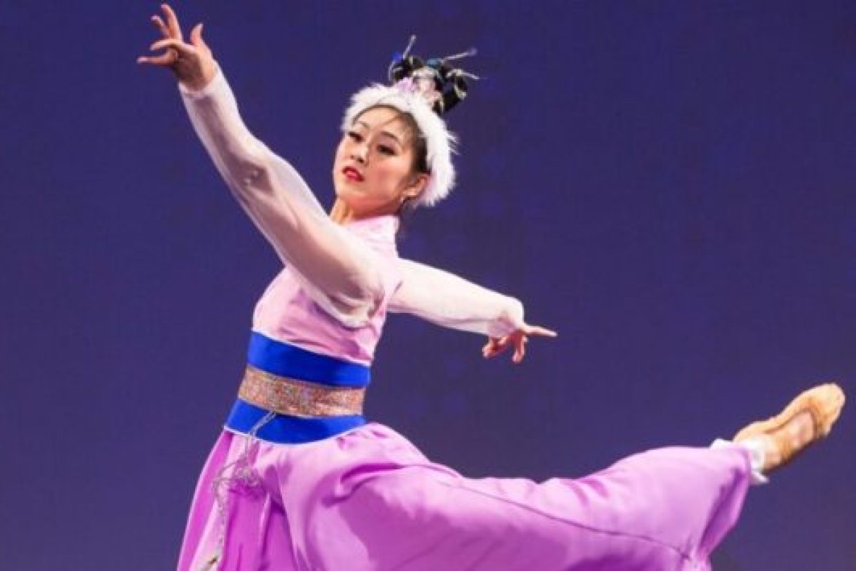 Shen-Yun-shenyun-dancer-12_31_Angela-Xiao-in-NTD-competition-crop-1200x874-700x420-1-590x354