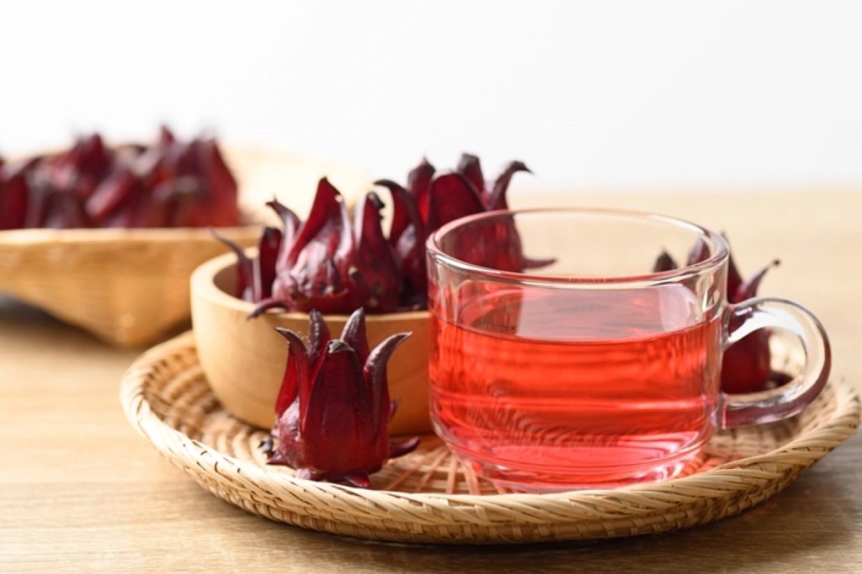 چای ترش برای سلامت انسان، از جمله احتمال جلوگیری از ابتلا به سرطان یا بیماری‌های قلبی و عروقی، کاهش قند خون و حتی بهبود علائم بیماری آلزایمر مفید است.