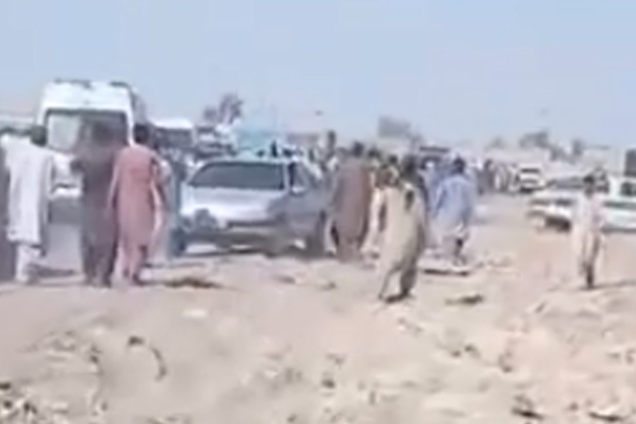 وزارت کشور و پلیس سیستان و بلوچستان از کشته شدن ۱۰ نفر از نیروهای نظامی در شهرستان تفتان از استان سیستان و بلوچستان خبر دادند.