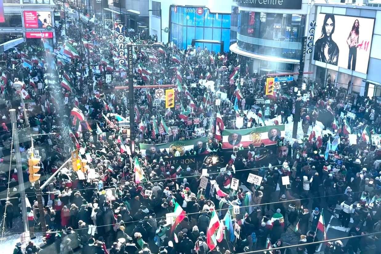 ایرانیان ساکن تورنتو در همبستگی با انقلاب ملی ایران