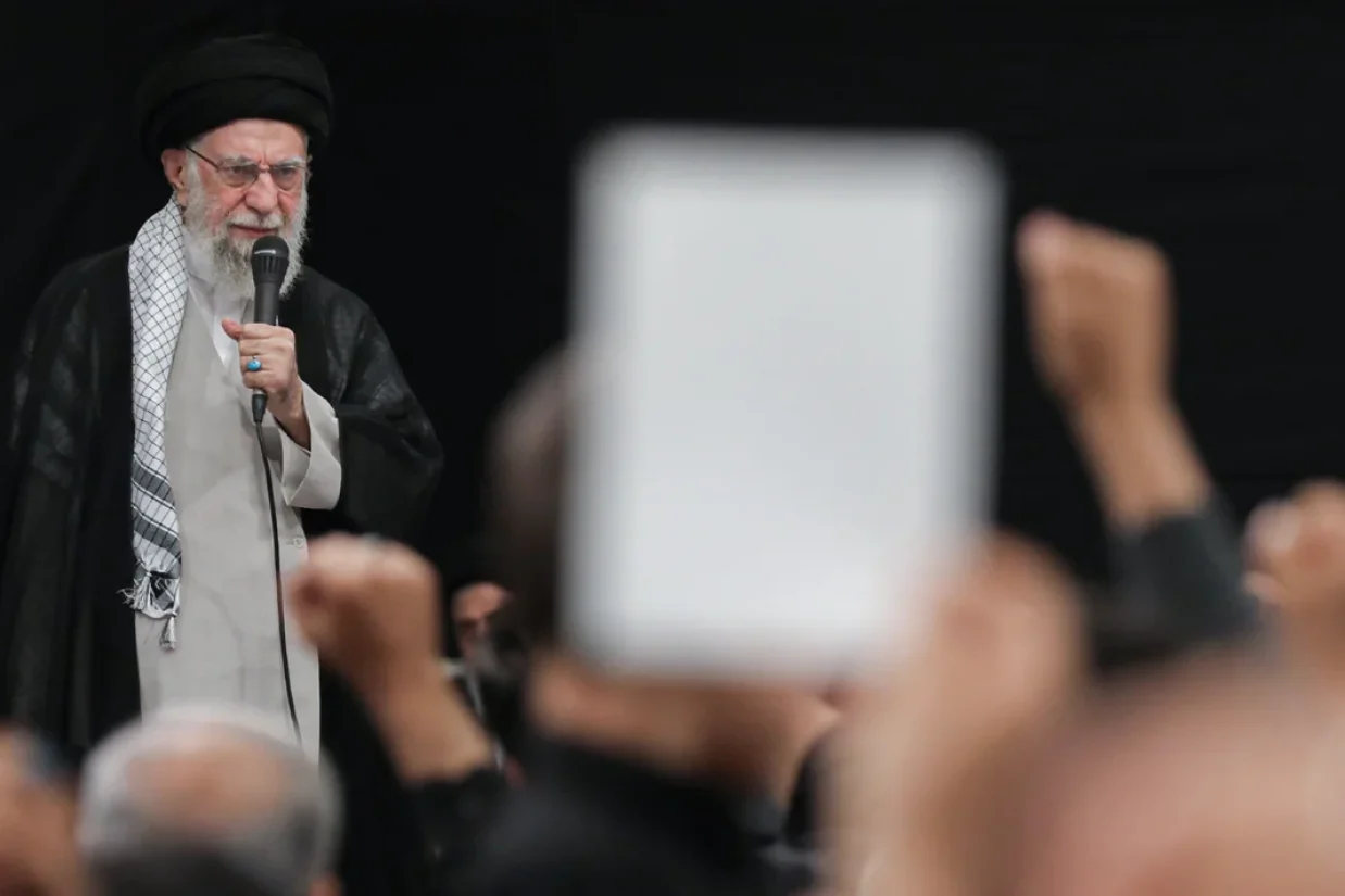 نایب‌رئیس کمیسیون اصل ۹۰ مجلس شورای اسلامی گفته است که با مدیریت پیامبرگونه علی خامنه‌ای، بعید است دوباره جنگی علیه جمهوری اسلامی رخ دهد.