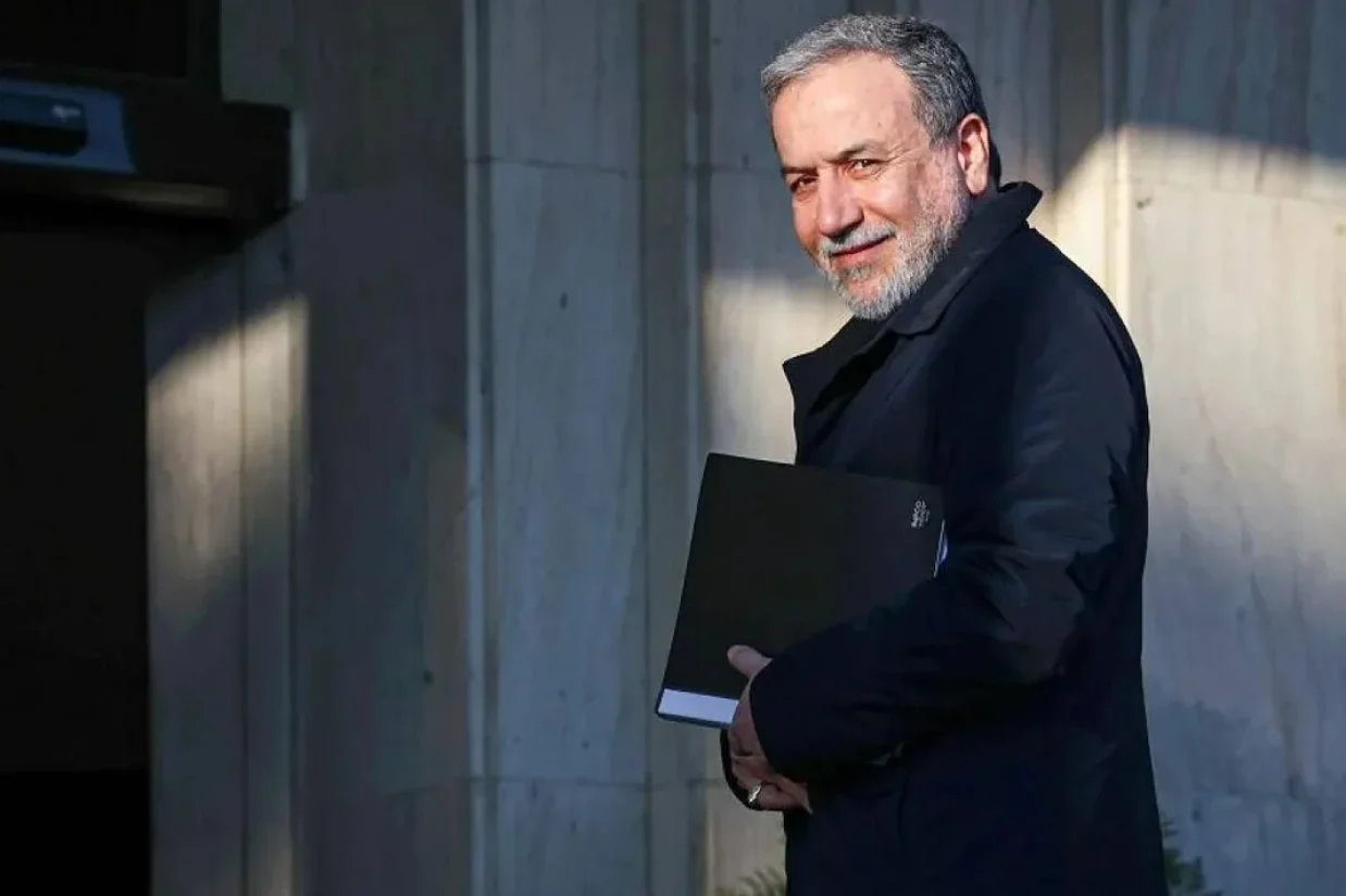 آکسیوس به نقل از منابع آگاه از تمایل جمهوری اسلامی برای بررسی توافقی موقت با آمریکا پیش از رسیدن به توافقی جامع خبر داده است.