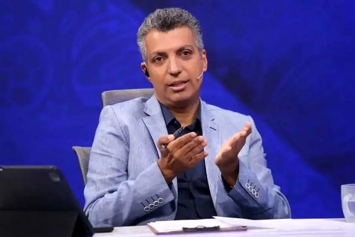 عادل فردوسی‌پور اعلام کرده است که از اعتراضات مردم حمایت می‌کند و «هرگونه خشونت و سرکوب در برابر خشم و مطالبه مشروع مردم» را محکوم می‌داند.