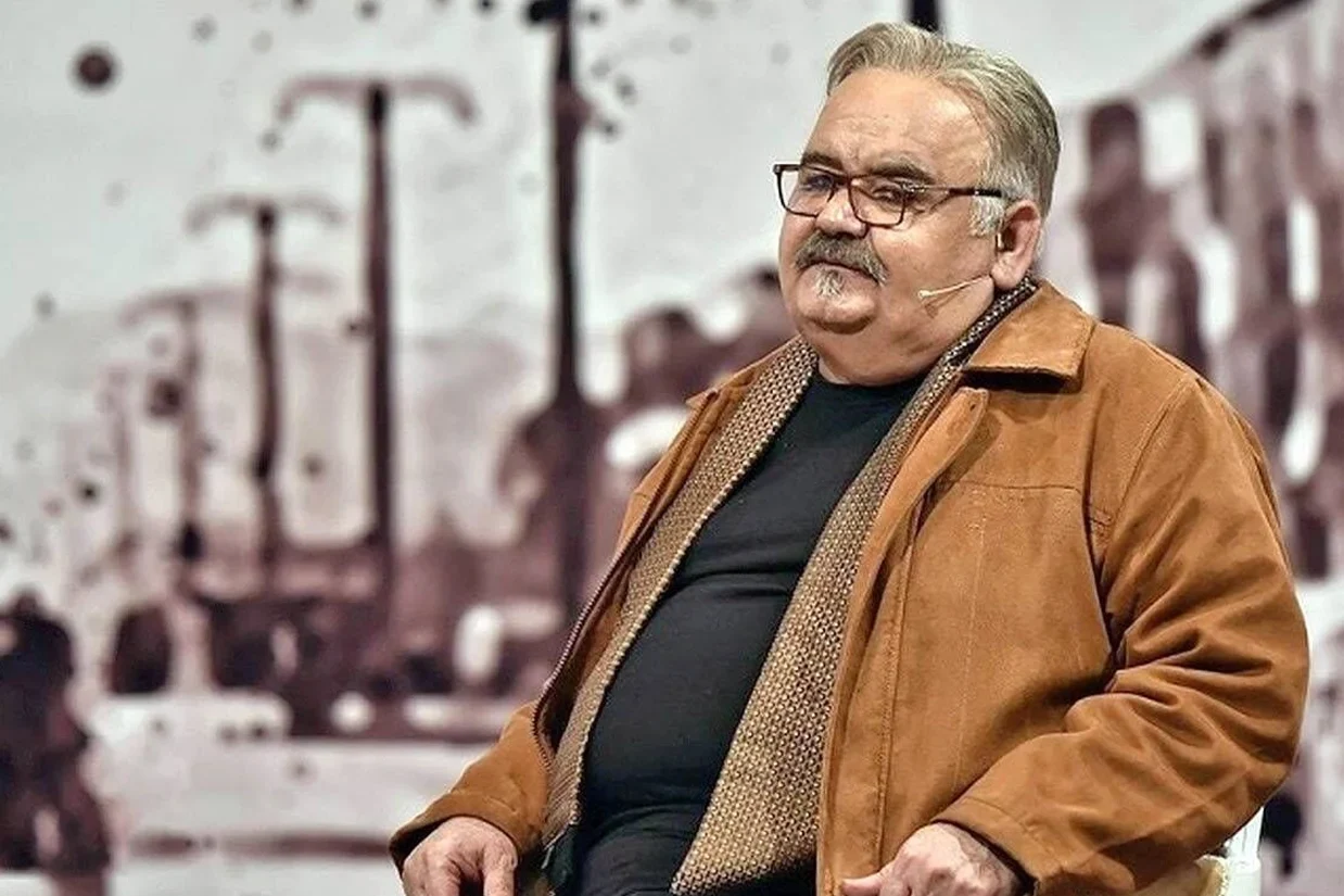 منابع خبری گزارش دادند اکبر عبدی، بازیگر سرشناس سینما، تلویزیون و تئاتر ایران که بیش از چهار دهه فعالیت هنری، روز جمعه، دوم مرداد در ۶۶ سالگی درگذشت.