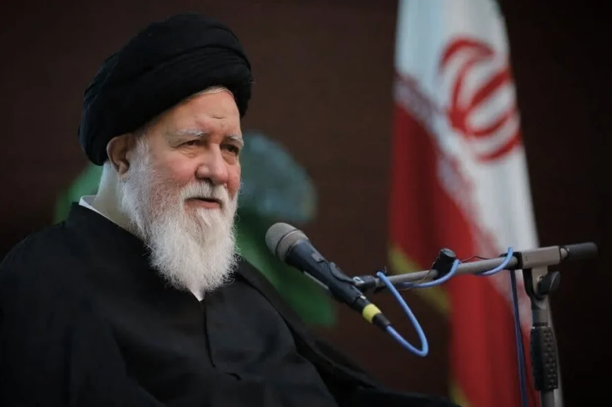 احمد علم‌الهدی، امام جمعه مشهد گفت مشهد، شهر گردشگر نیست، بلکه شهر «زائر» است و گردشگران به مازندران بروند.