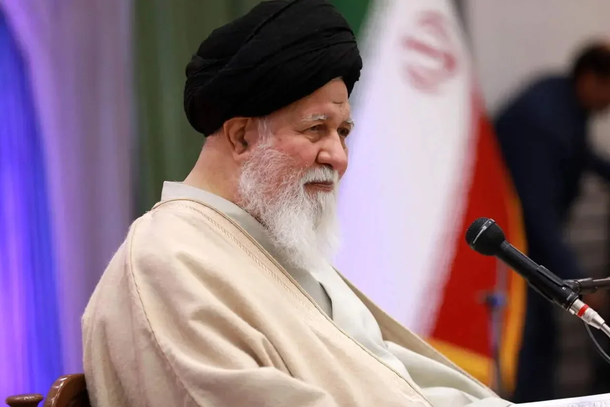 احمد علم‌الهدی،‌ خطیب نماز جمعه مشهد گفت که «رهبر انقلاب» به شورای عالی امنیت ملی دستور داد که آتش‌بس را پذیرد، ولی بیانیه صادر نکرد تا نشان دهد که به دنبال ترک جنگ نیست.