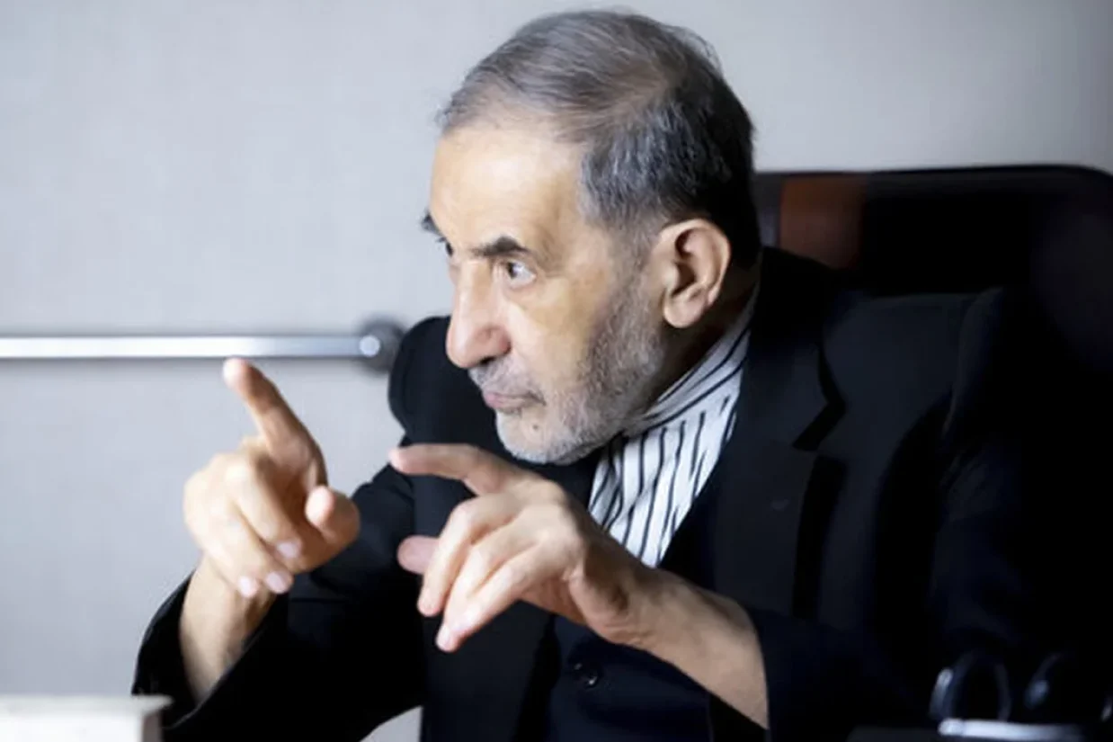 علی اکبر ولایتی، مشاور رهبر جمهوری اسلامی فعالسازی مکانیسم ماشه (اسنپ‌بک) را فاقد «اثر عملی» بر ایران و صرفا یک «ابزار تبلیغاتی» خواند.