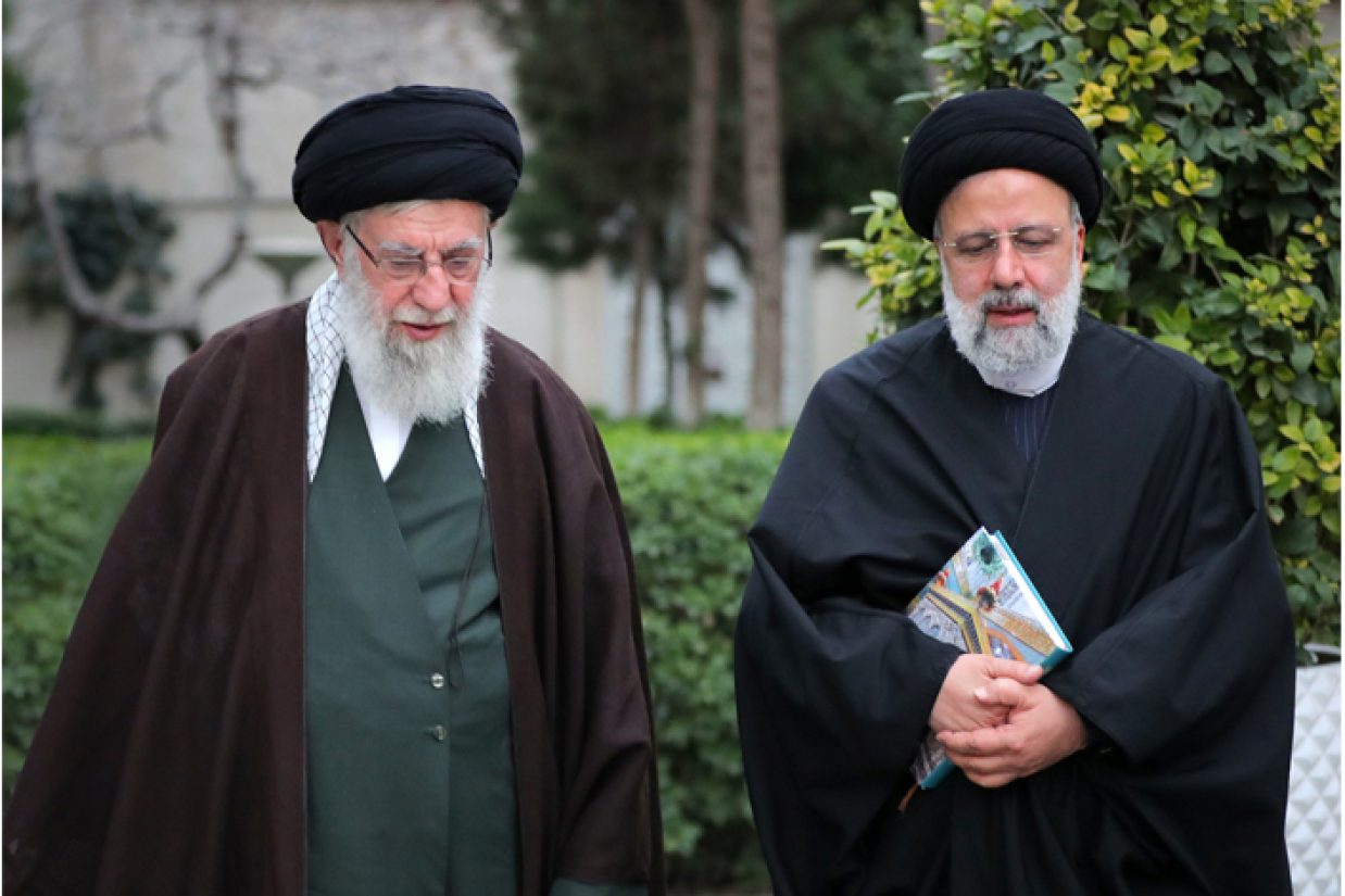 رهبر جمهوری اسلامی در پی درگذشت ابراهیم رئیسی پنج روز را عزای عمومی اعلام و عنوان کرد که معاون اول ابراهیم رئیسی وظایف رئیس‌جمهوری را انجام خواهد داد.