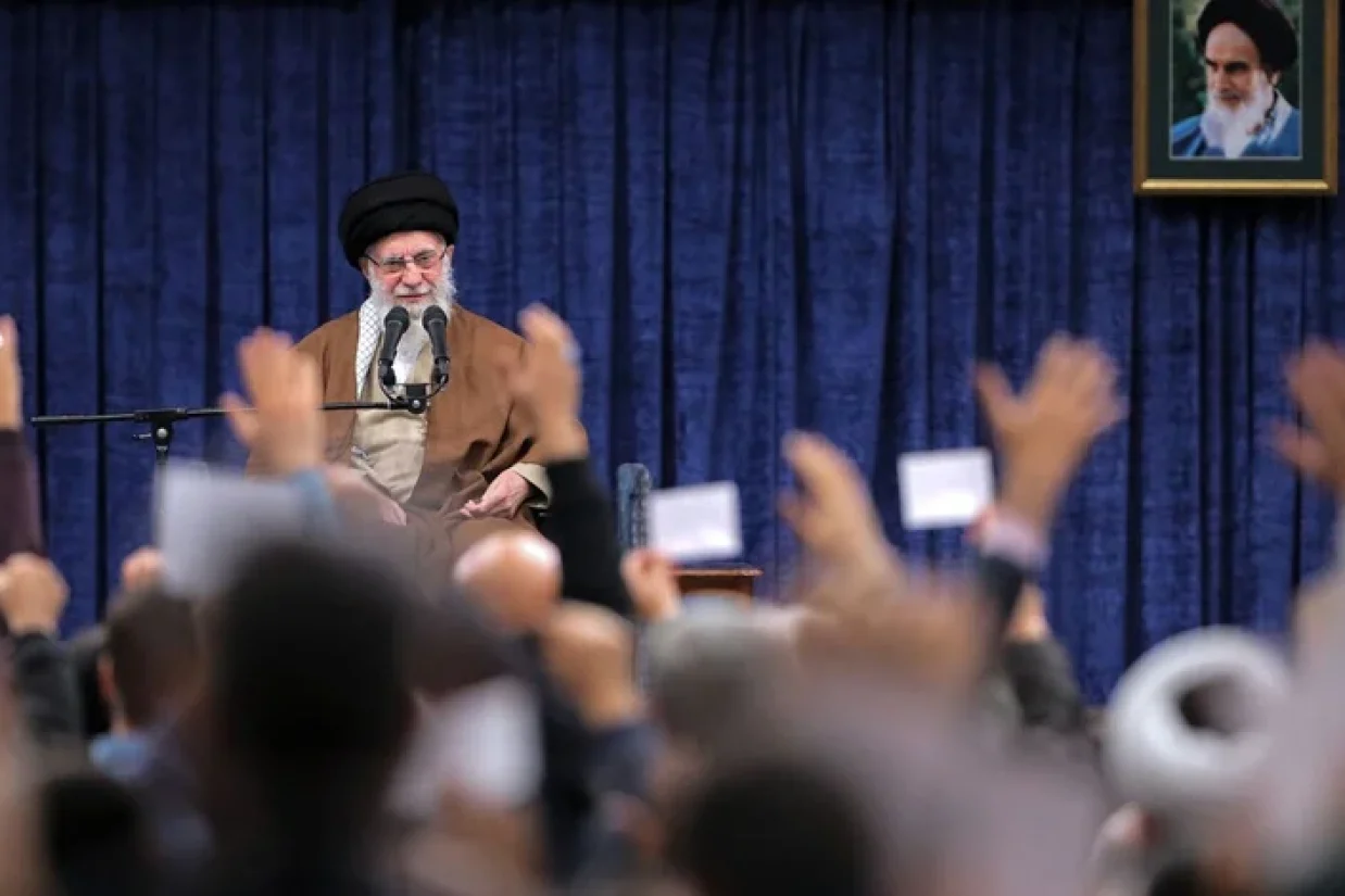 علی خامنه‌ای وعده داده است که «جبهه مقاومت» بیش از گذشته تمام منطقه را فرا خواهد گرفت و مناطق تصرف‌شده سوریه نیز «آزاد خواهد شد».
