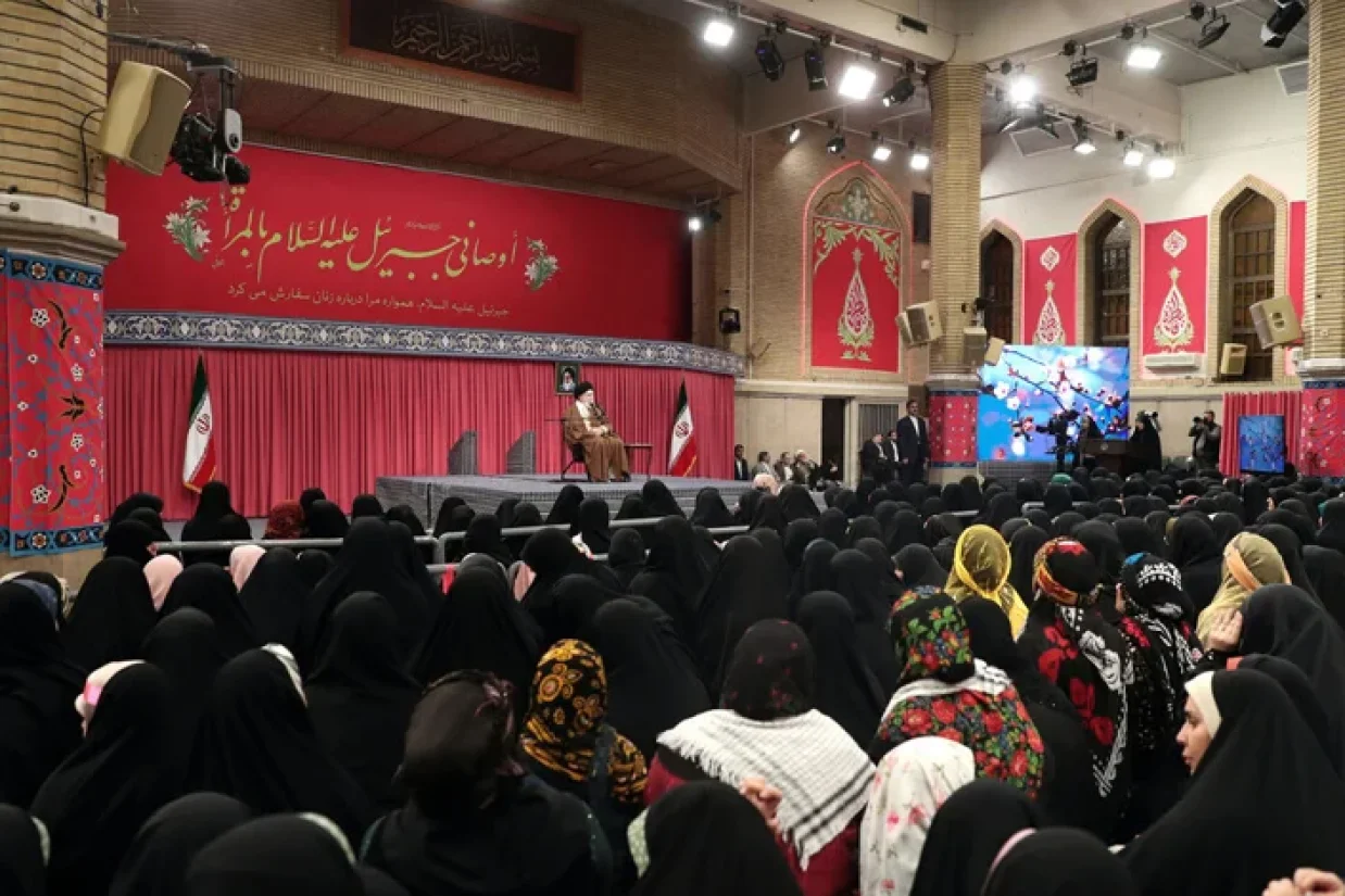 ali-khamenei-zanan
