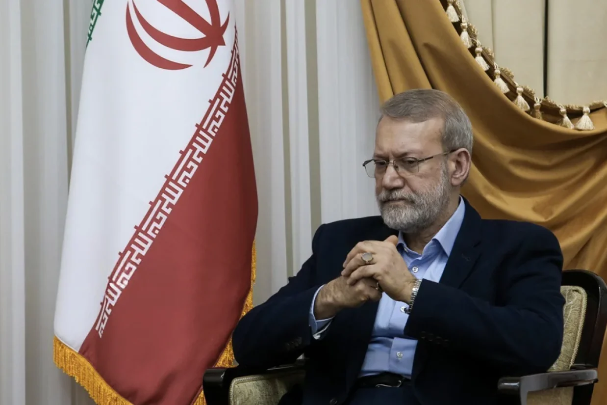 علی لاریجانی، دبیر شورای عالی امنیت ملی در واکنش به حملات روز شنبه، نهم اسفند اسرائیل و آمریکا تهدید به «پشیمانی» کرد.