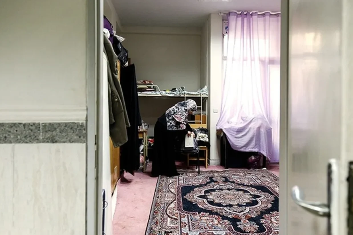 گزارش‌های دریافتی خبرنامه امیرکبیر از شهرهای مختلف ایران حاکی از افزایش کنترل و تفتیش در خوابگاه‌های دخترانه است.