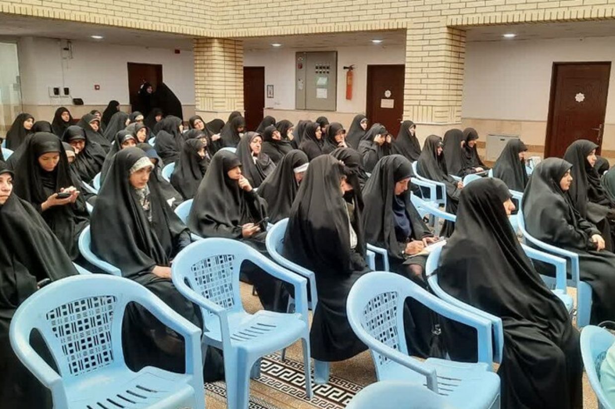 رئیس قرارگاه احیای بینش امر به معروف و نهی از منکر گفت: «قرار است رشته‌ای در مقاطع کارشناسی ارشد و دکتری به‌عنوان رشته امر به معروف و نهی از منکر راه‌اندازی و محتوای درسی در این زمینه تولید شود.»