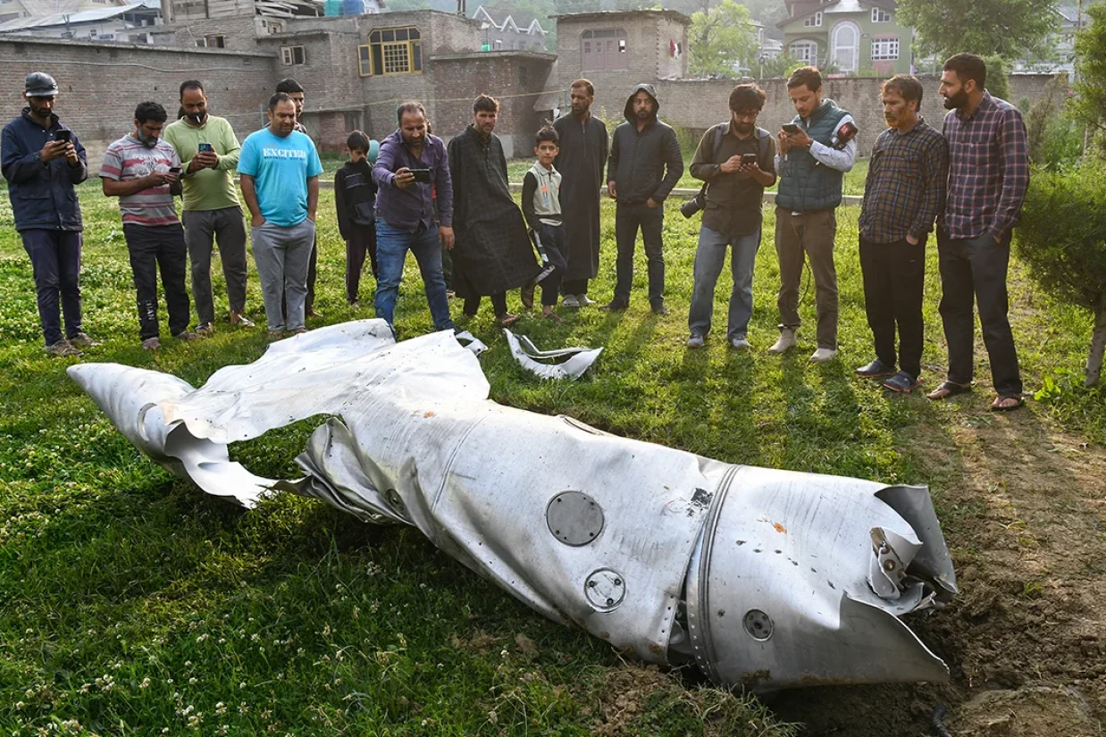 هند روز چهارشنبه به پاکستان و کشمیر تحت کنترل آن حمله کرد و پاکستان اعلام کرد که پنج جنگنده هندی را سرنگون کرده است