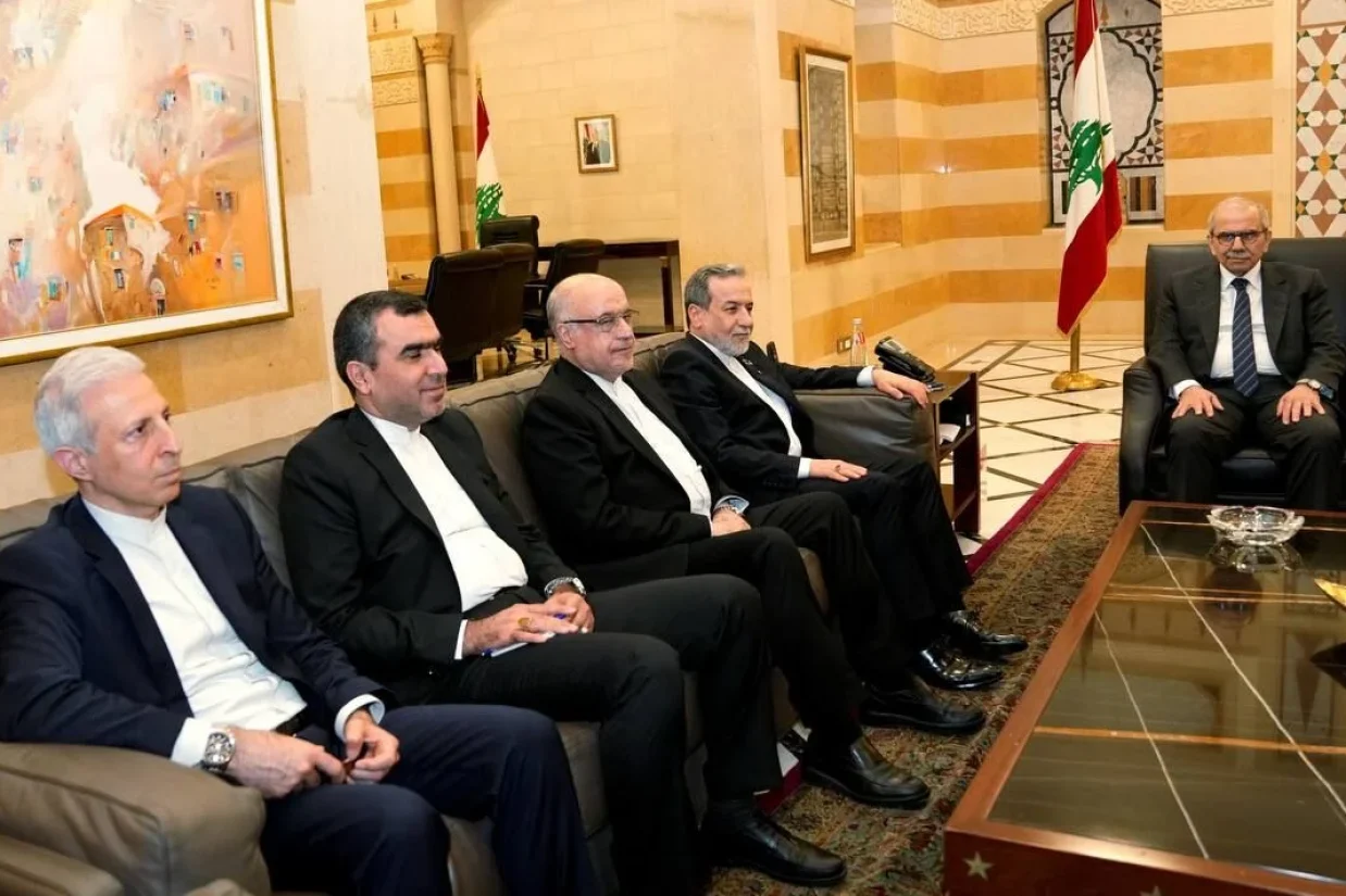 عباس عراقچی گفت غنی‌سازی در ایران ادامه پیدا می‌کند ما برای ادامه غنی سازی اورانیوم از کسی اجازه نمی گیریم.