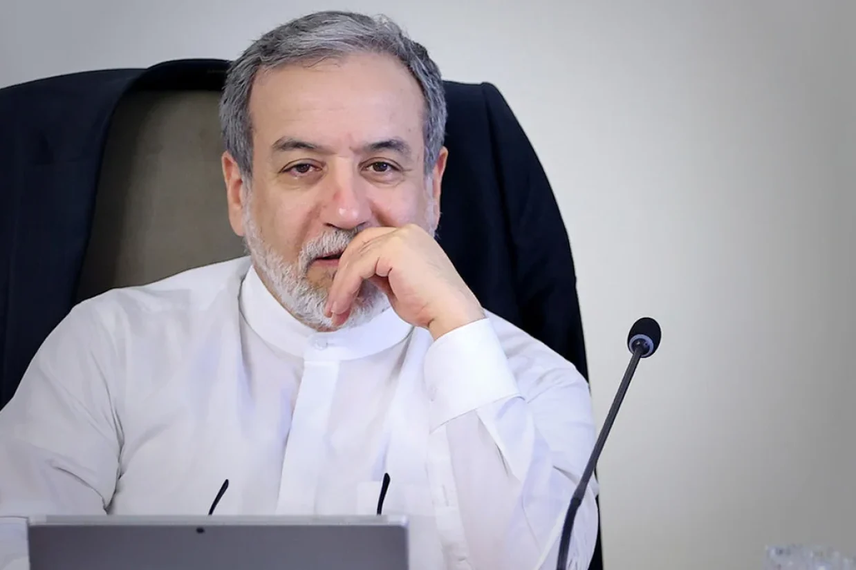 وزیر امور خارجه جمهوری اسلامی می‌گوید که مسیر رسیدن به توافق از طریق میز مذاکره می‌گذرد، نه رسانه‌ها.