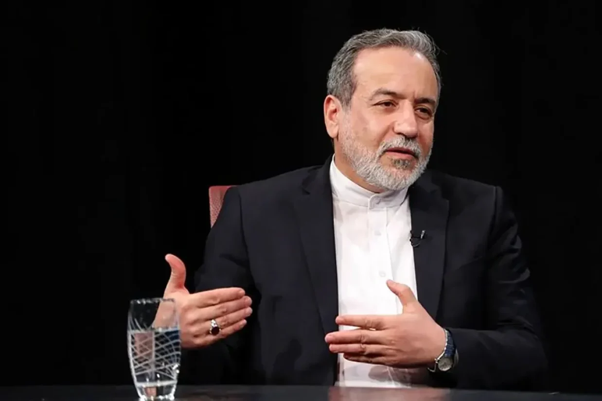 عباس عراقچی، وزیر امور خارجه جمهوری اسلامی گفت در صورت بروز جنگ میان ایران و ایالات متحده، تهران پایگاه‌های نظامی آمریکا در منطقه را هدف قرار خواهد داد.