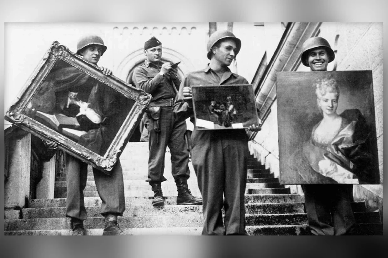 بزرگ‌ترین سرقت آثار هنری در تاریخ بین سال‌های ۱۹۳۳ تا ۱۹۴۵ رخ داد؛ زمانی که نازی‌ها حدود ۶۵۰ هزار اثر هنری را که بیشتر آن‌ها متعلق به یهودیان بود، مصادره کردند.