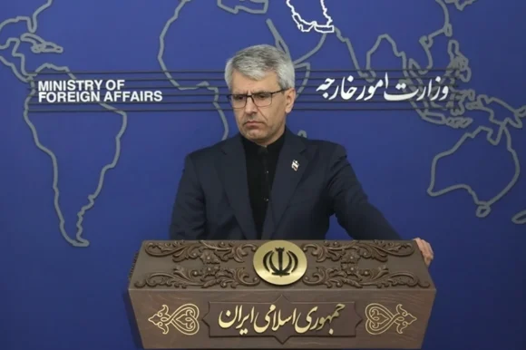 اسماعیل بقایی، سخنگوی وزارت امور خارجه جمهوری اسلامی اعلام کرد که همکاری تهران با آژانس بین‌المللی انرژی اتمی محدود به بازرسی تأسیسات هسته‌ای آسیب‌ندیده خواهد بود.