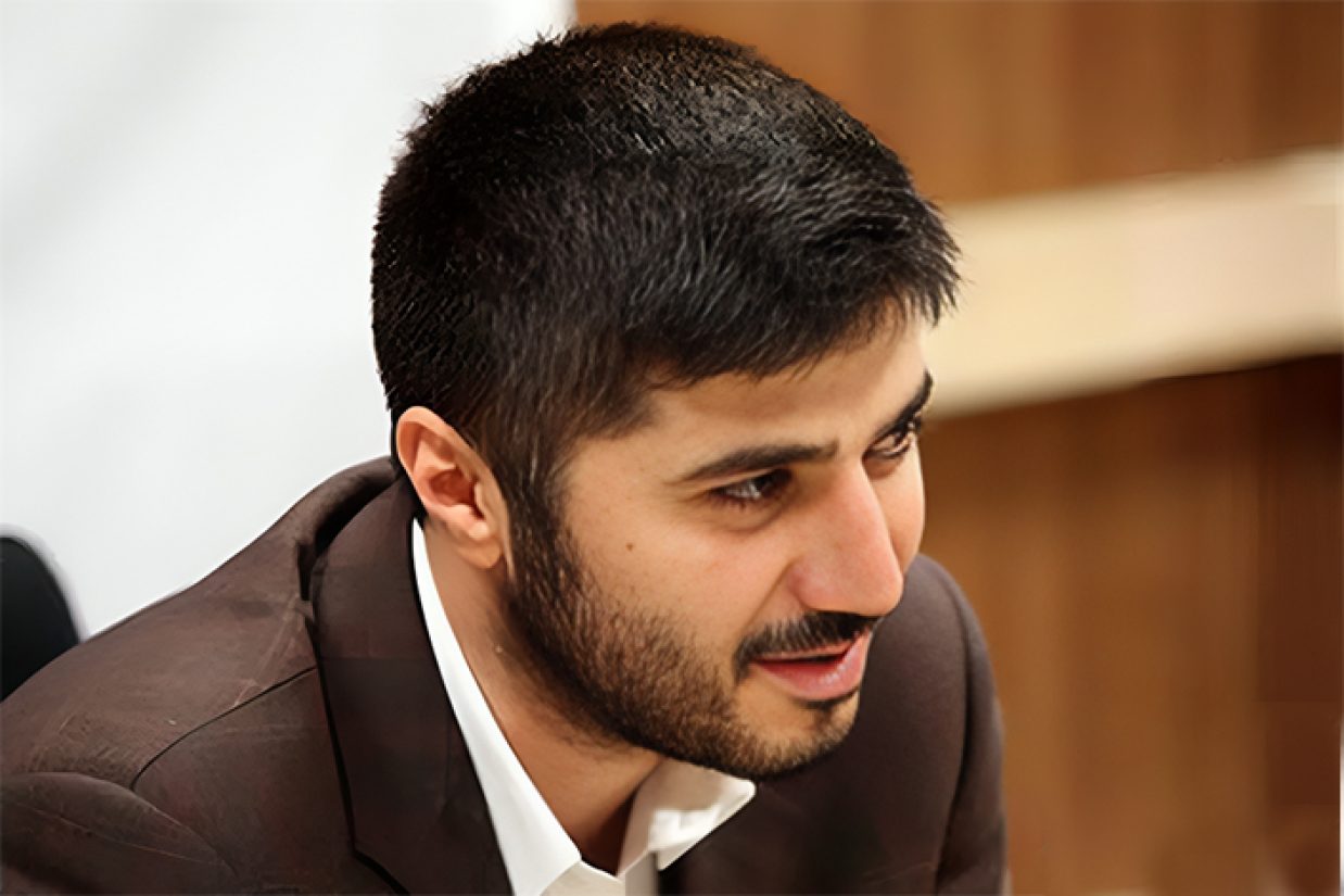 رسانه‌های داخل ایران از بازداشت مدیر سابق دفتر موسیقی و سرود سازمان صداوسیما در پاریس پایتخت فرانسه گزارش داده‌اند.