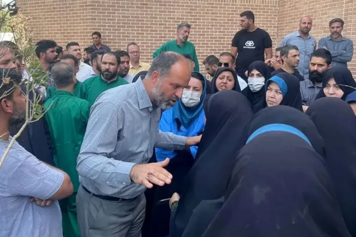 غسال ها و غساله های آرامستان بهشت زهرا در تهران در اعتراض به عدم رسیدگی به مطالبات خود تجمع برگزار کردند که متعاقب آن، شستشوی اموات در این مجموعه متوقف شد.