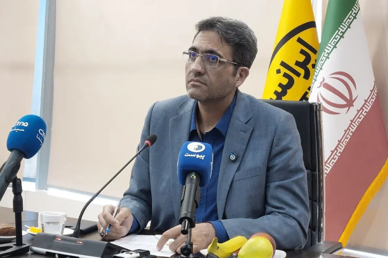 خبرگزاری فارس گزارش داد علیرضا رفیعی، مدیرعامل اپراتور ایرانسل به دلیل تمرد از دستورهای نهادهای تصمیم‌گیر جمهوری اسلامی برای محدودیت دسترسی به اینترنت برکنار شده است.