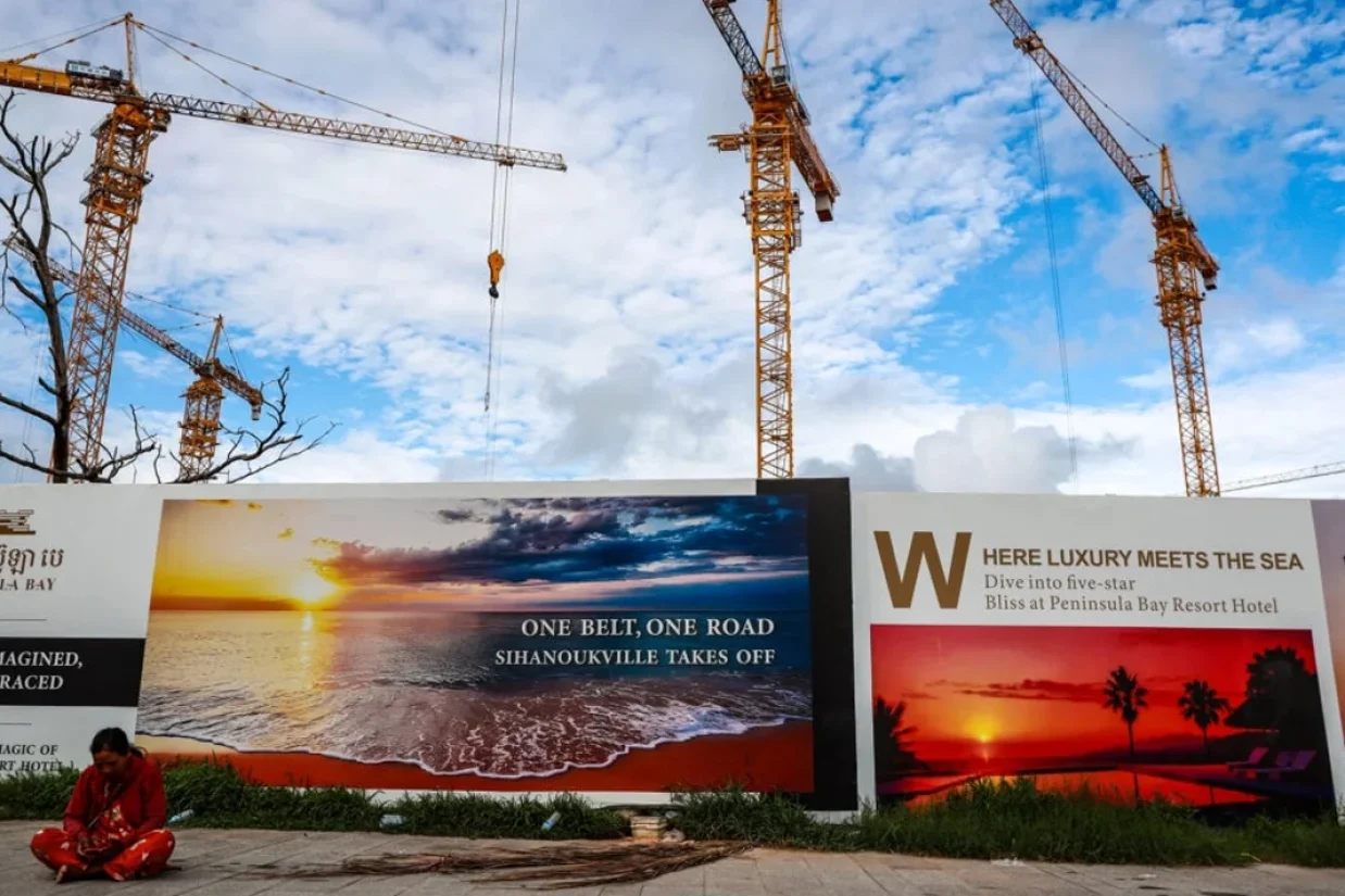 سرمایه‌گذاری ابتکار کمربند و جاده چین به حدود ۱.۴ تریلیون دلار رسیده و نقش حزب کمونیست را در زیرساخت‌ها، انرژی و منابع راهبردی جهان پررنگ‌تر کرده است.