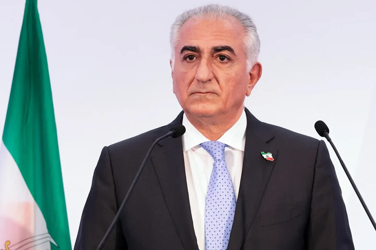 شاهزاده رضا پهلوی در پیام خود به پرسنل ارتش گفت ارتش، نهادی ملی است و نه وابسته به جمهوری اسلامی و هشدار داد فرصت زیادی باقی نمانده و هرچه زودتر باید به مردم بپیوندند.