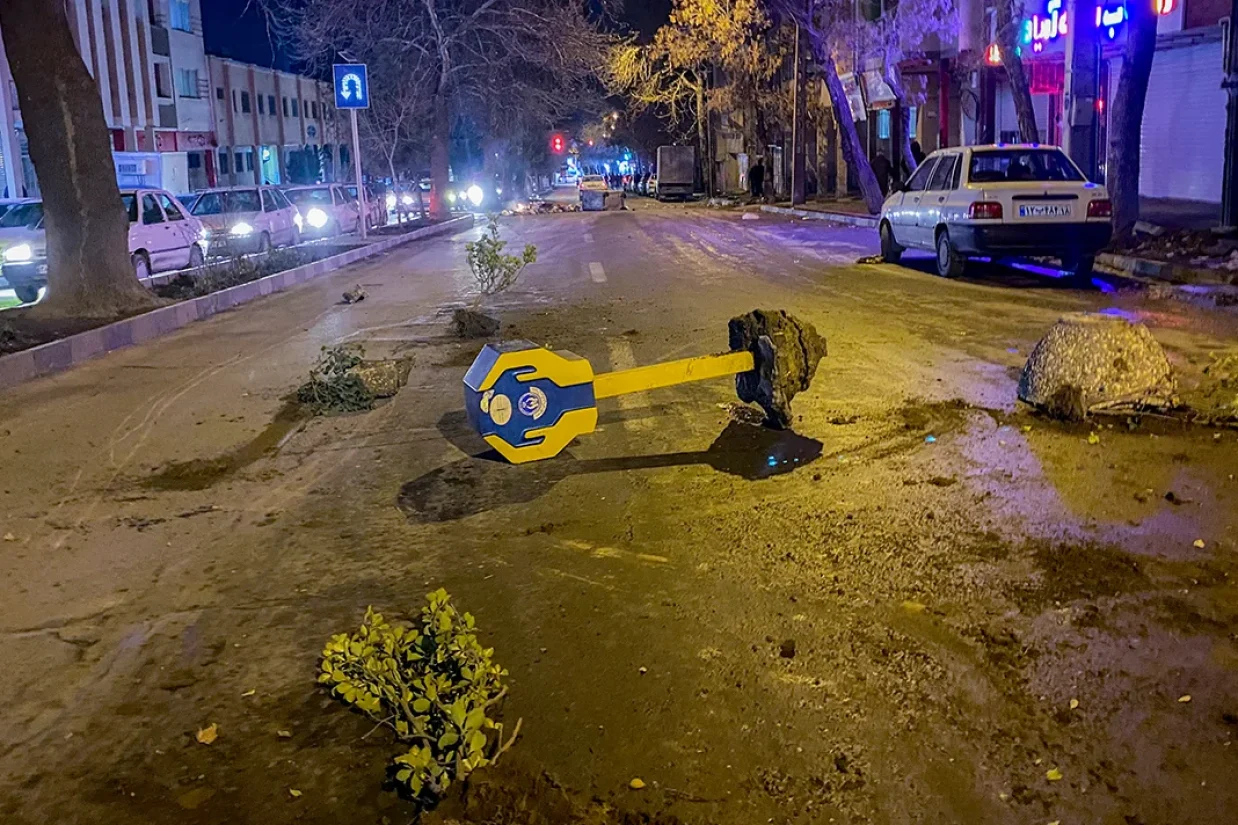 ویدئوهای منتشرشده از ایران نشان می‌دهد که اعتراضات سراسری در یازدهمین روز در بسیاری از شهرها و استان‌ها ادامه یافت.