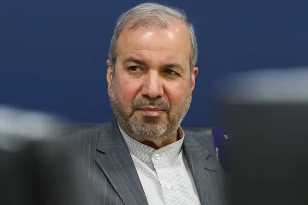 محمدکاظم آل‌صادق، سفیر جمهوری اسلامی در عراق، از آمادگی تهران برای «حفاظت از نظام سیاسی عراق» در صورت دریافت درخواست رسمی از سوی دولت بغداد خبر داد.