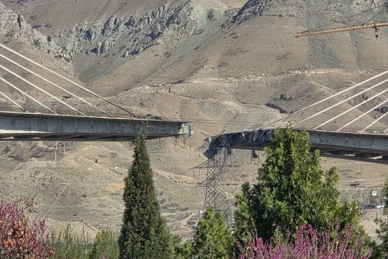 رسانه‌های داخلی گزارش داده‌اند که پل «بی۱»، یکی از سازه‌های کلیدی آزادراه تهران-شمال، هدف حمله هوایی آمریکا و اسرائیل قرار گرفته است.