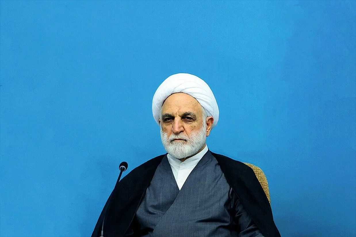 غلامحسین محسنی اژه‌ای رئیس قوه قضائیه جمهوری اسلامی، بار دیگر از قضات خواست احکام جزایی را با سرعت بیشتری صادر و اجرا کنند و گفت: «دشمن می‌خواهد ما اعدام نکنیم.»