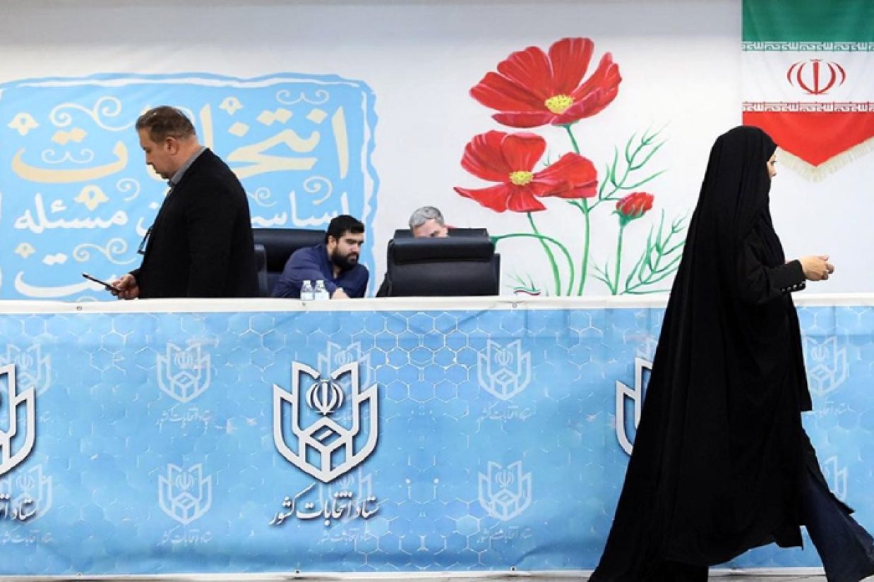 در پایان روز سوم ثبت نام داوطلبان ریاست‌جمهوری تعداد ۲۳ نفر به وزارت کشور مراجعه کردند که از این تعداد ۸ نفر ثبت نام کردند.