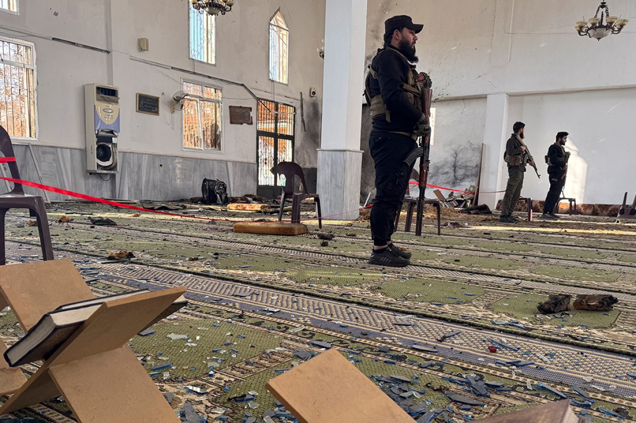 به گزارش خبرگزاری سانا، یک انفجار در مسجد «امام علی» در محله وادی‌الذهب شهر حمص واقع در مرکز سوریه، دست‌کم ۸ کشته و ۱۸ زخمی بر جای گذاشته است.