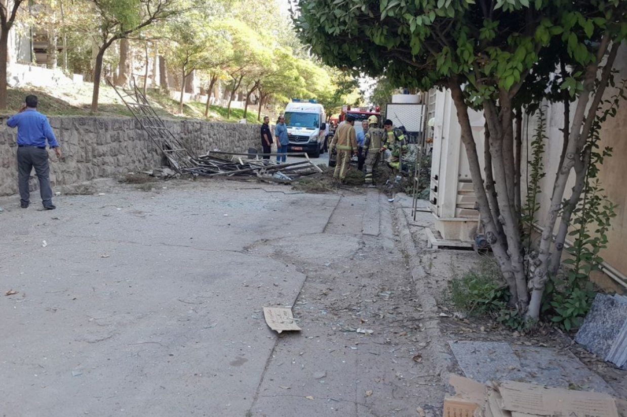 انفجاری در یکی از آزمایشگاه‌های دانشکده مهندسی مواد و متالورژی دانشگاه تهران، ظهر امروز به وقوع پیوست.