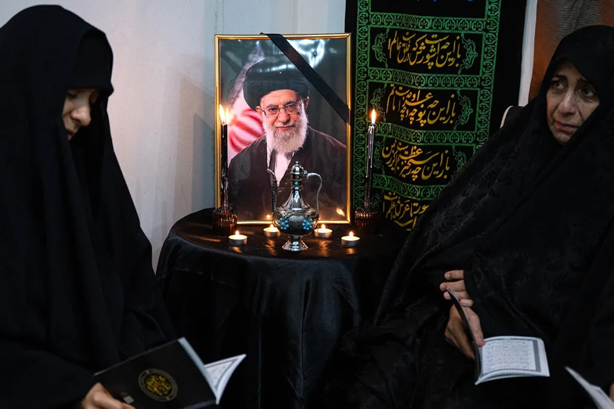خبرگزاری فارس گزارش داد که جنازه علی خامنه‌ای قرار است در مشهد دفن شود.